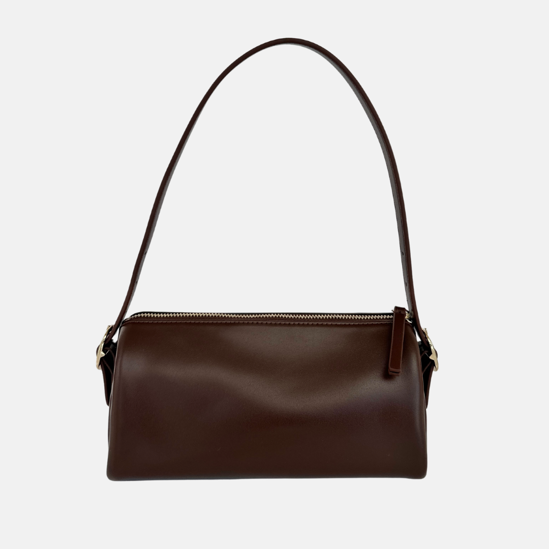 Brown handbag with a adjustable strap and gold buckle